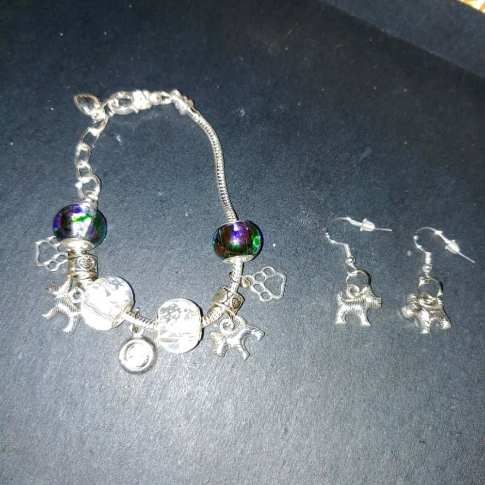 NWOT Scottie Charm Bracelet & Earring Set
